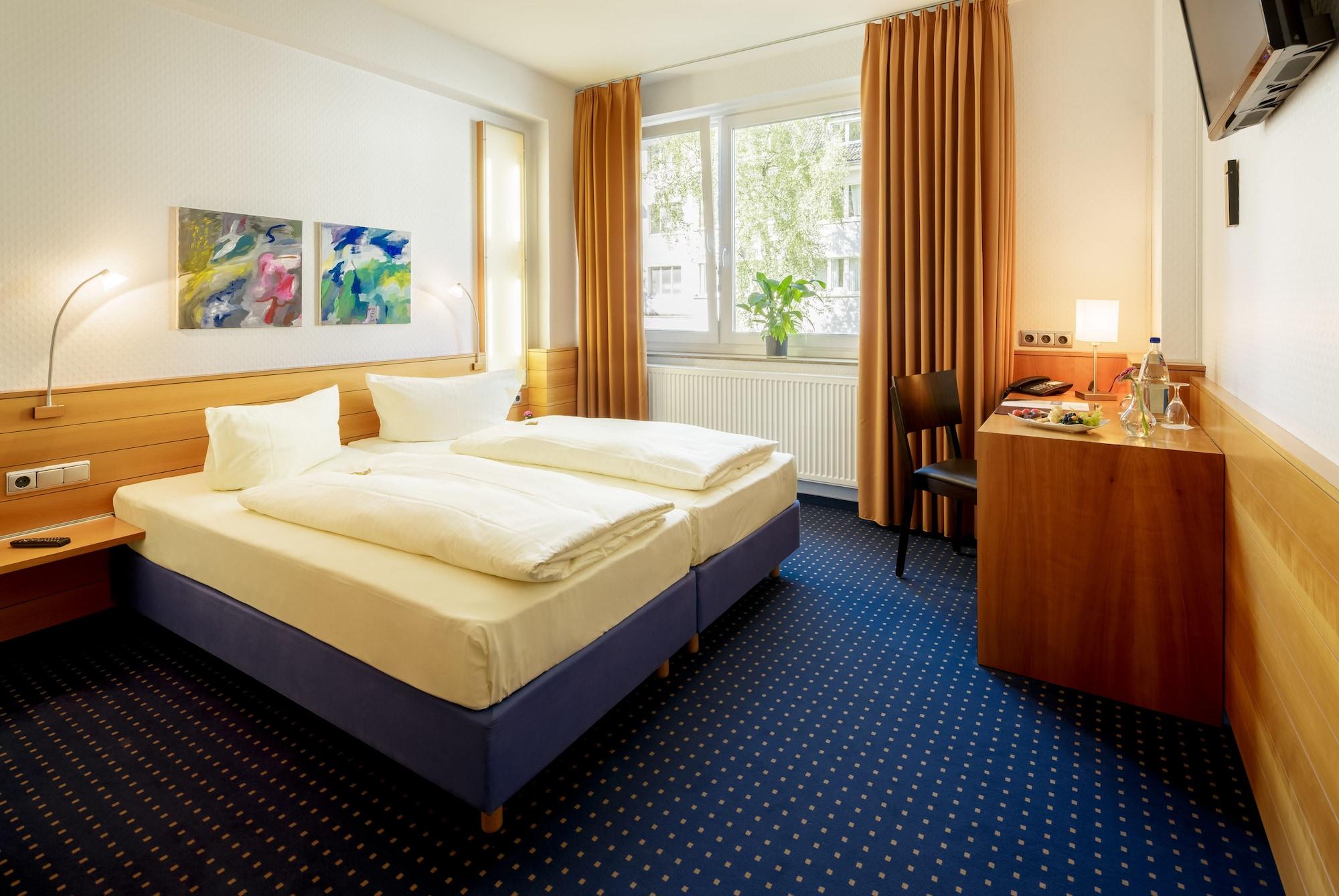 Messehotel Koeln-Deutz Bagian luar foto