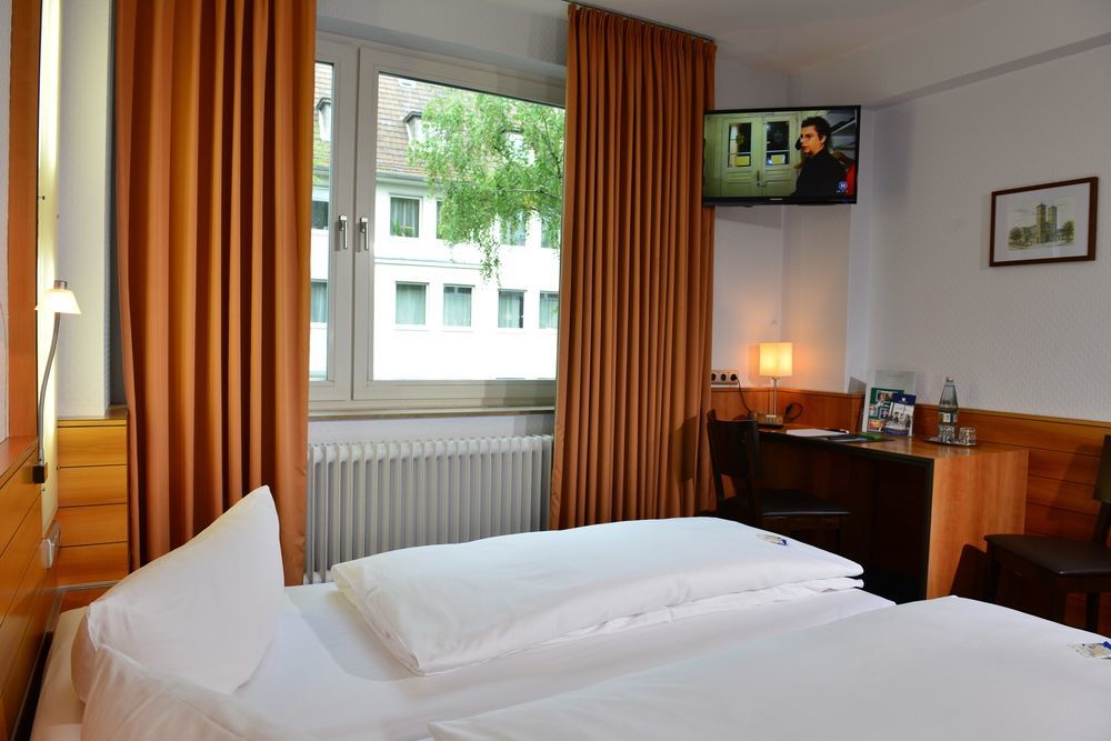 Messehotel Koeln-Deutz Bagian luar foto